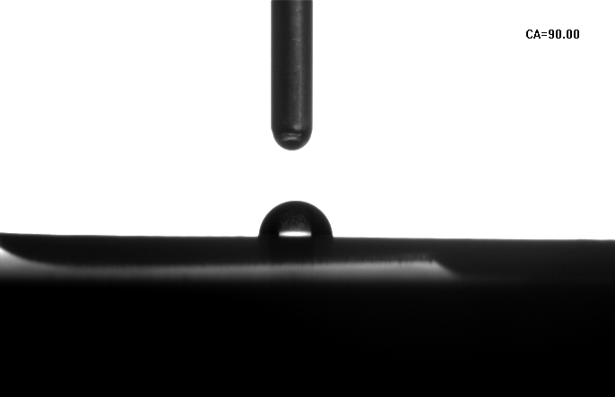 硅橡胶未经等离子处理，水滴接触角90°-日皮视频免费看软件