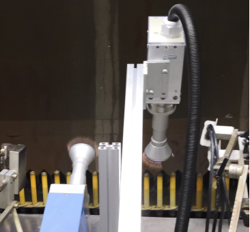 【日皮视频免费看软件】大气旋转式日皮视频APP在线看黄机设备运行中